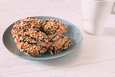 近距离拍摄的巧克力片饼干