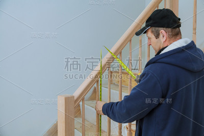 如何安装楼梯扶手组件楼梯木扶手的安装