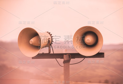 扩音器