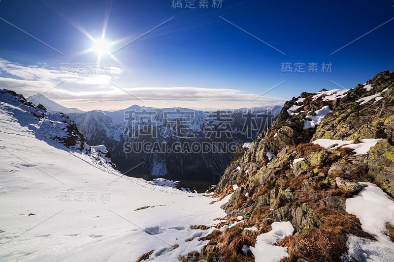 冬天下雪的太特拉山