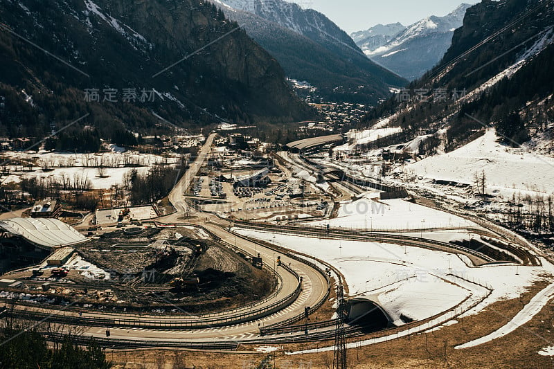 勃朗峰道路鸟瞰图