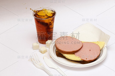 三明治和茶