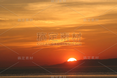 远山日落