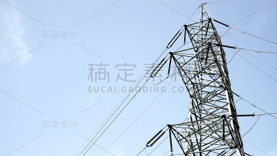 电塔与天空背景