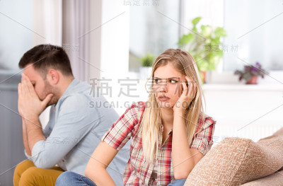 有问题的年轻夫妇