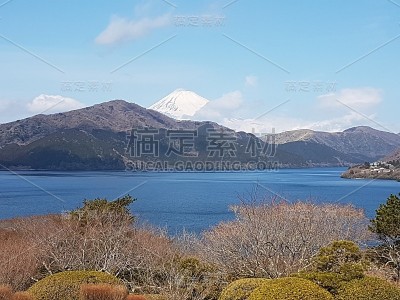 从安西箱根公园出发的富士山，横穿欣之子湖