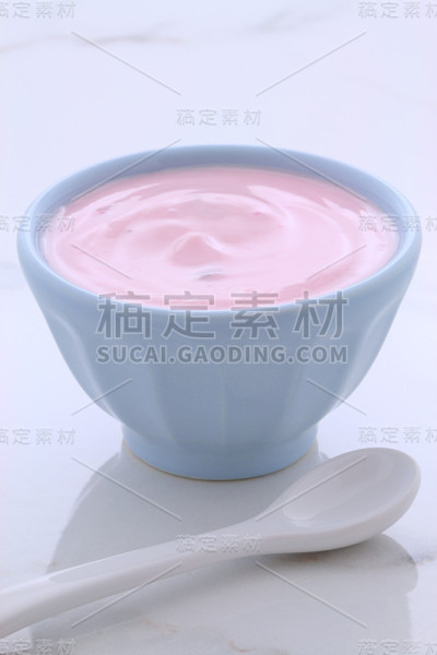 陈年希腊草莓酸奶