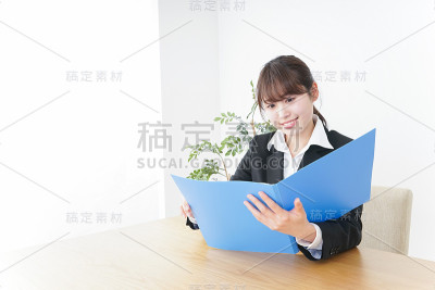 被派遣员工在办公室工作