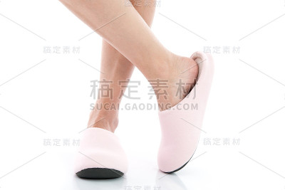 女性的脚withslippers。