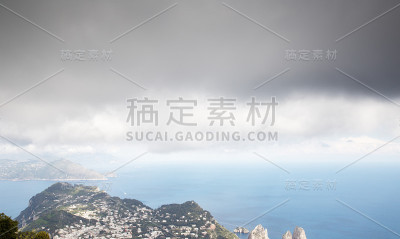 在卡普里山的高处