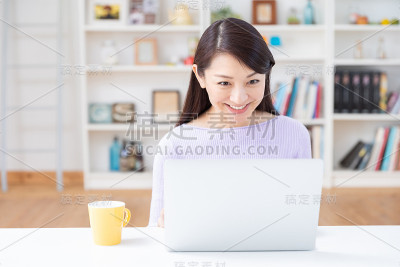 亚洲女人