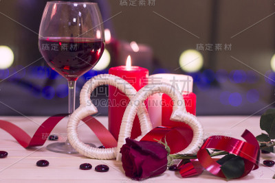 情人节的概念是用酒和蜡烛