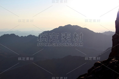 当黑暗遇上光明