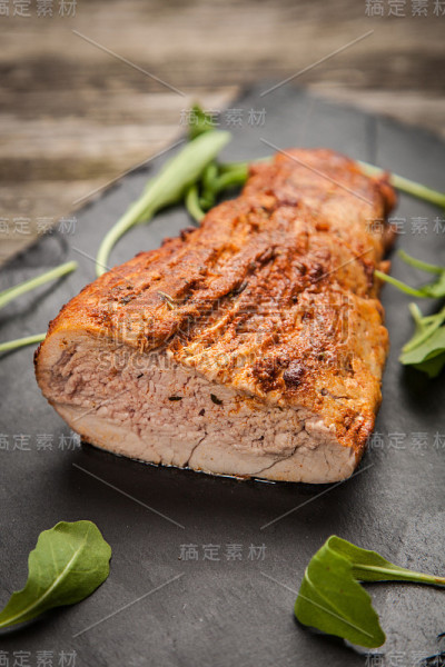 美味的烤猪肉
