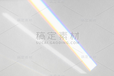 有机的投影在白色的墙上