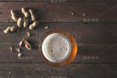 未经过滤的淡啤酒
