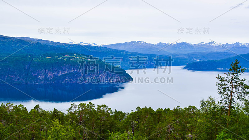 Nordfjorden景观在斯特林市，挪威。