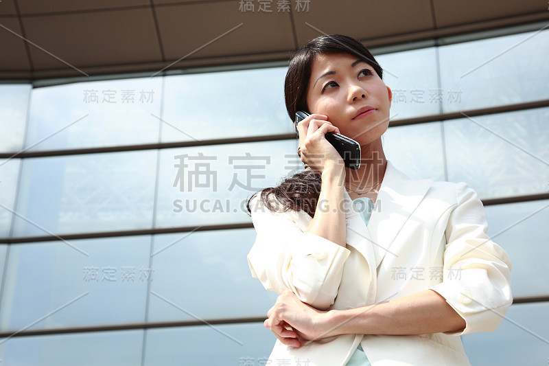 办公室里的女商人