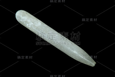 亚硒酸盐石膏棒上方黑色