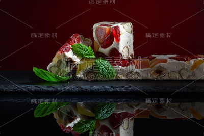软牛轧糖配热带水果
