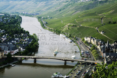 摩泽尔河和小镇