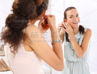 买便宜货，女人购物