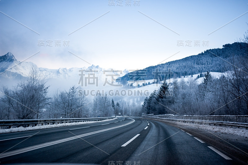 雪道里的冬日风景，清晨的清晨