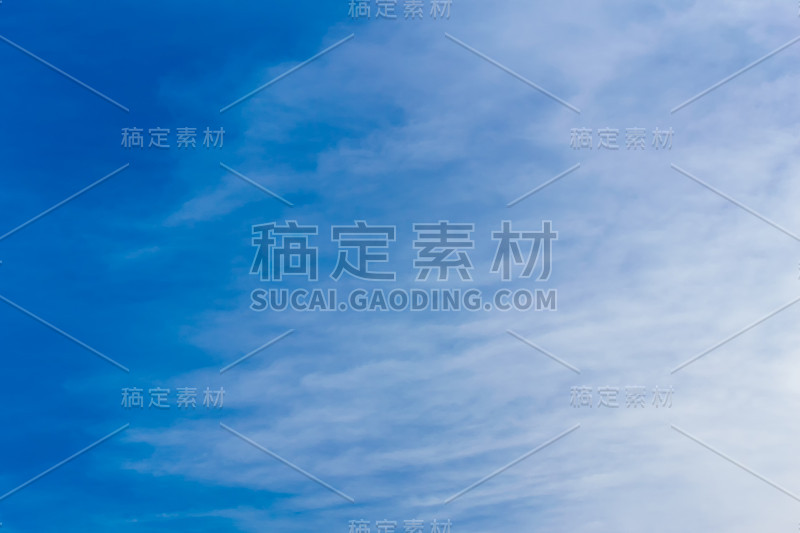 多云的天空;没有空气;没有气氛;良好的氛围