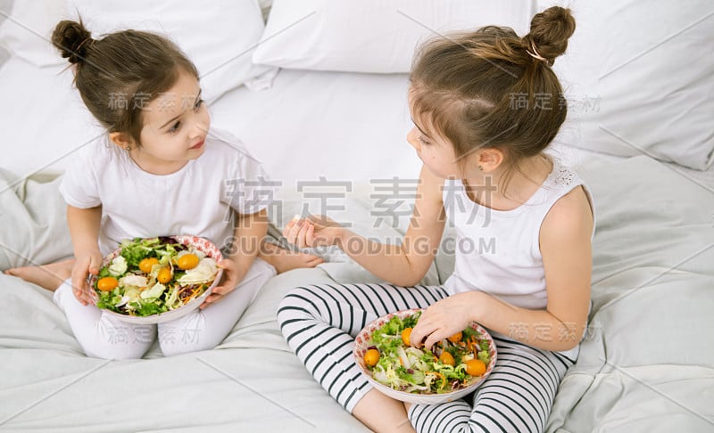 健康食品，孩子多吃水果和蔬菜。