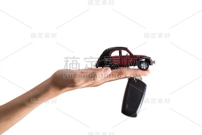 手拿车和车钥匙，概念买车