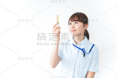 护士有注射器