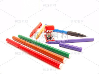 订书机，把手和一支毡尖笔