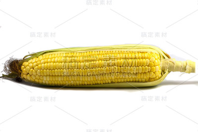 玉米孤立在白色背景上