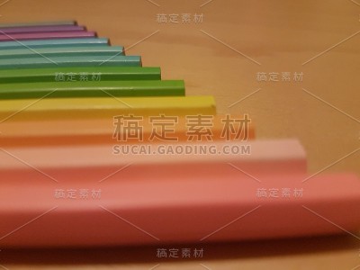 柔和的彩色铅笔