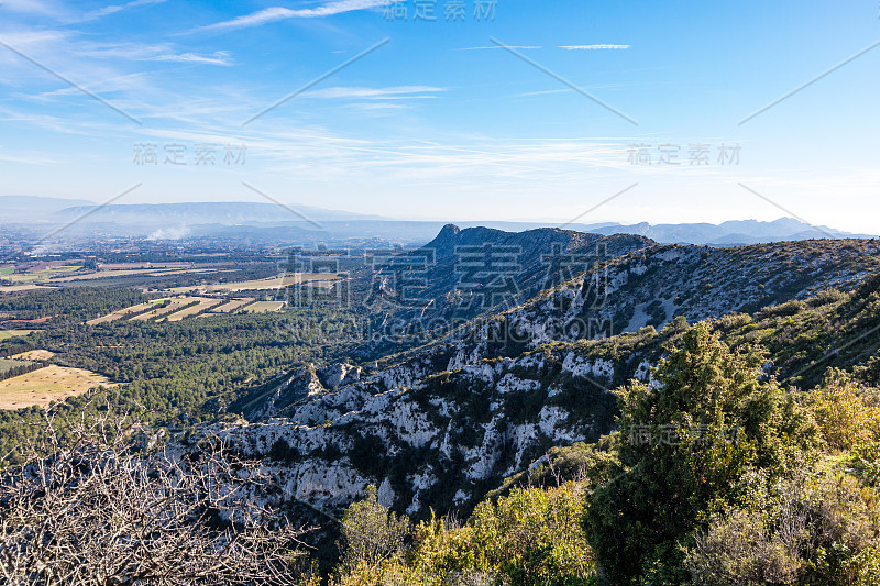 阿尔卑斯地区自然公园(法国)的科梅高原景观