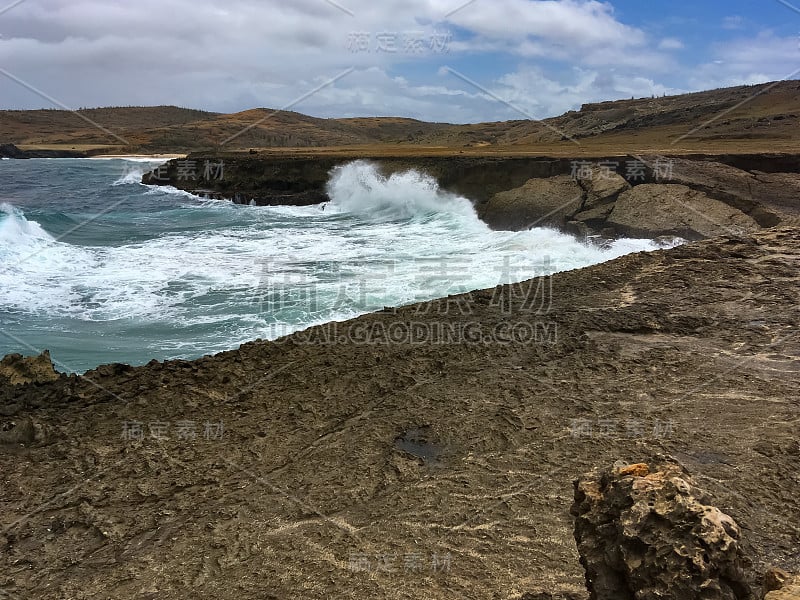 阿鲁巴岛波涛汹涌