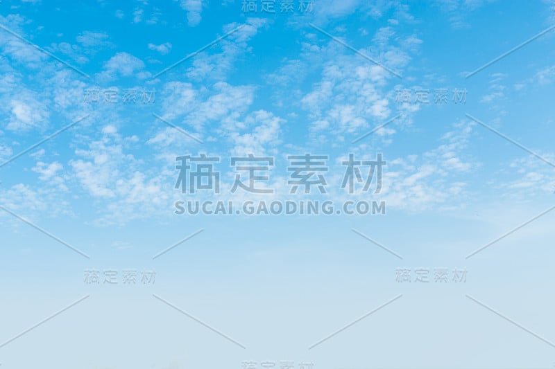 天空多云，没有空气，没有大气，好大气