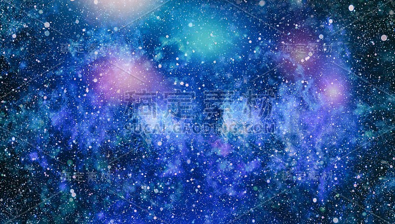 满是星星的黑暗夜空。外太空中的星云