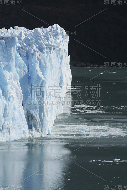 莫雷诺冰川测量员，阿根廷巴塔哥尼亚。