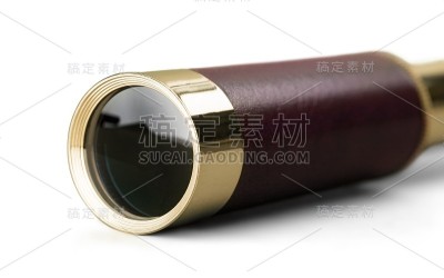 手持望远镜。
