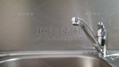 水龙头滴水