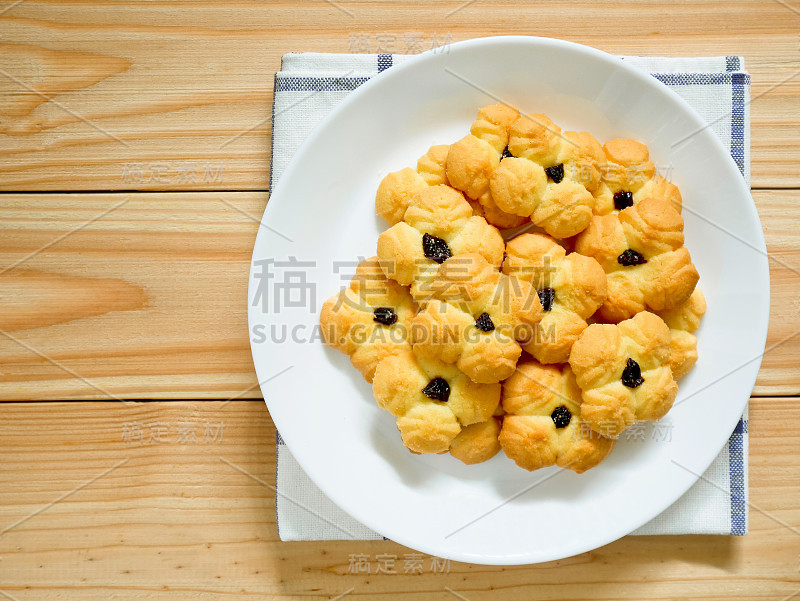 奶油夹心饼干加葡萄干