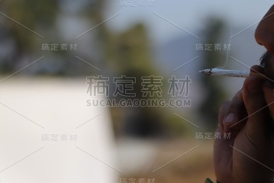 吸烟的人