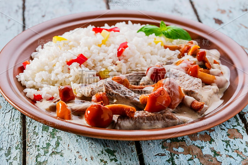 蘑菇牛肉烩饭