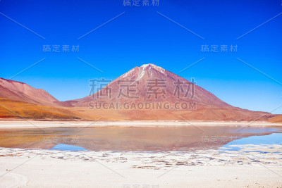 利坎卡武尔火山