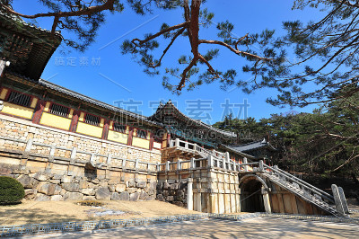 韩国庆州八宫寺的清宫白宫。