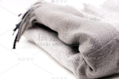 新的奶油灰色涤纶围巾