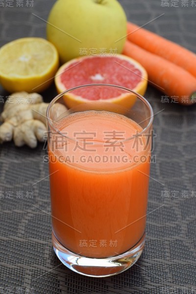 西柚苹果胡萝卜汁