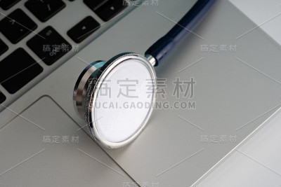 听诊器和笔记本