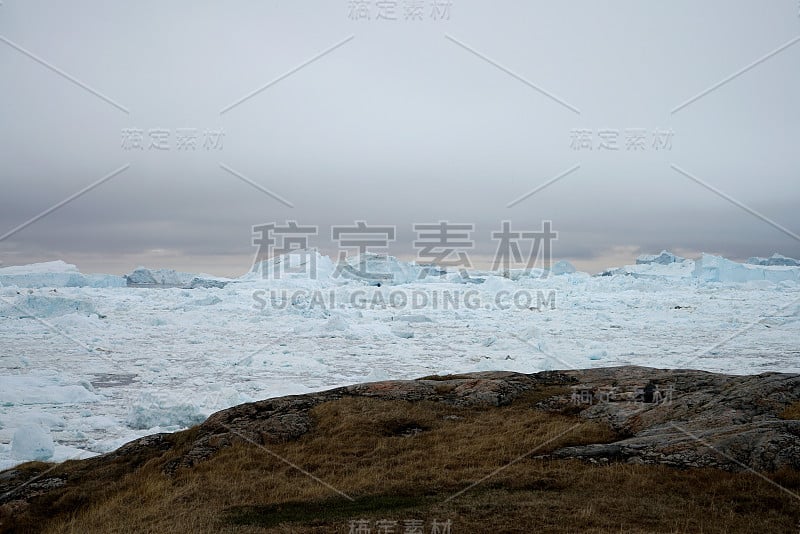 格陵兰岛北冰洋上的冰山